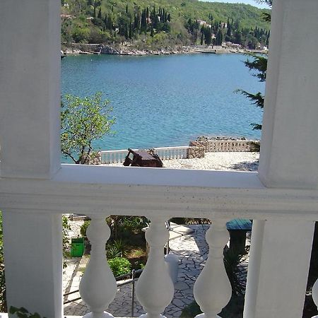 Vila Jadranka Apartments And Rooms Omišalj Екстериор снимка